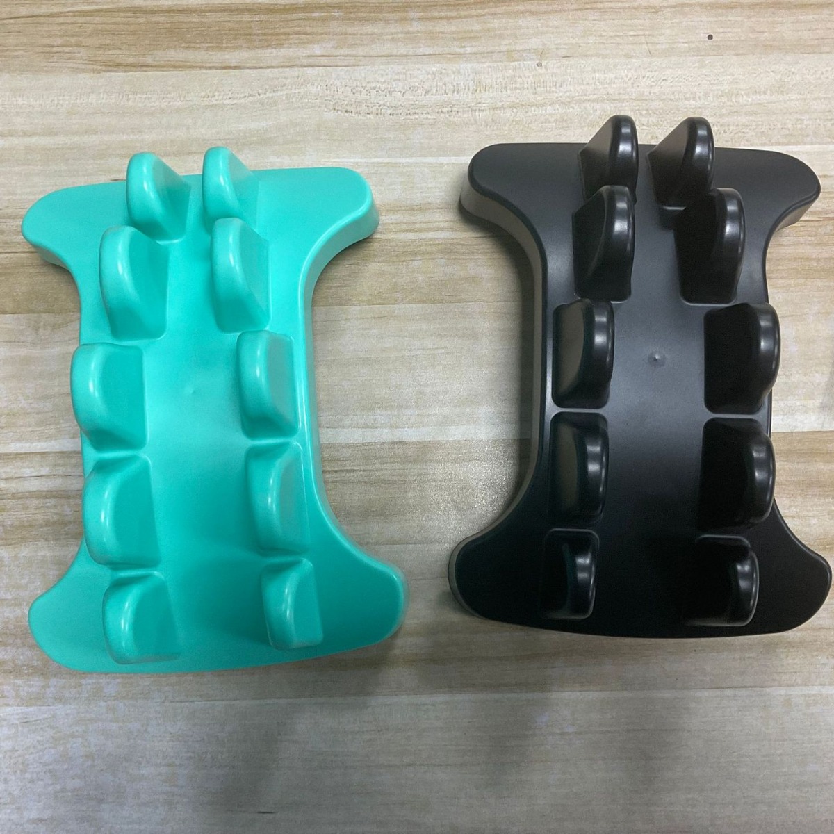 Urządzenie do rozluźniania szy – Neck Traction Pillow recenzja i cena